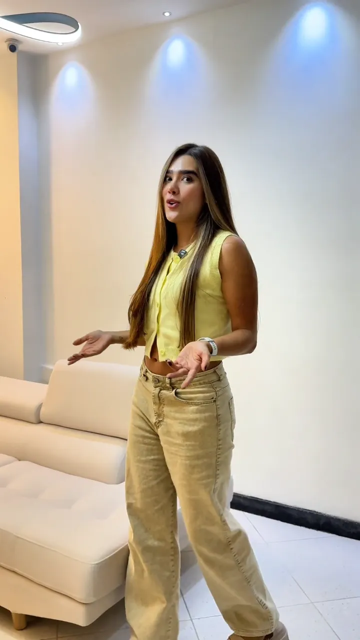 Sofá en L a la medida en el centro de experiencias de Tufá Muebles en Sabaneta
